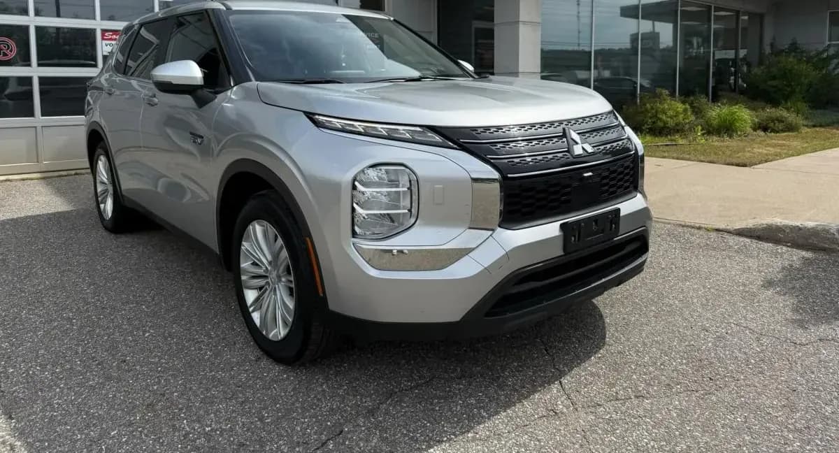 2023 Mitsubishi Outlander PHEV ES S-AWC